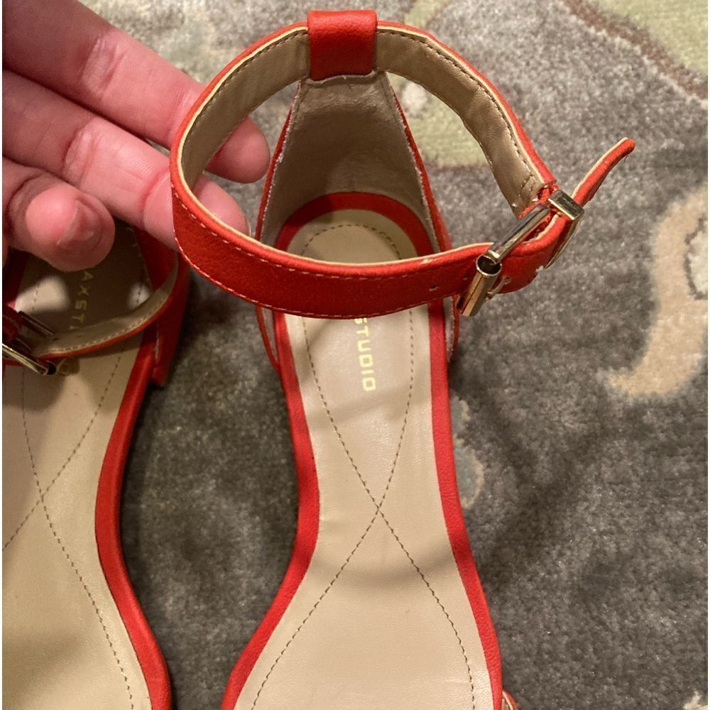 Red Max Studio Minimalist Sandal - Picture 4 of 11
